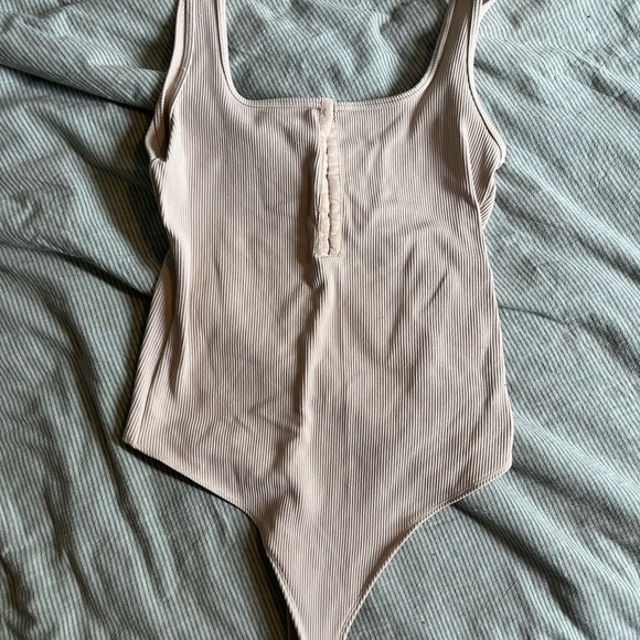 Beige Ribbed Bodysuit - Picture 1 of 3
